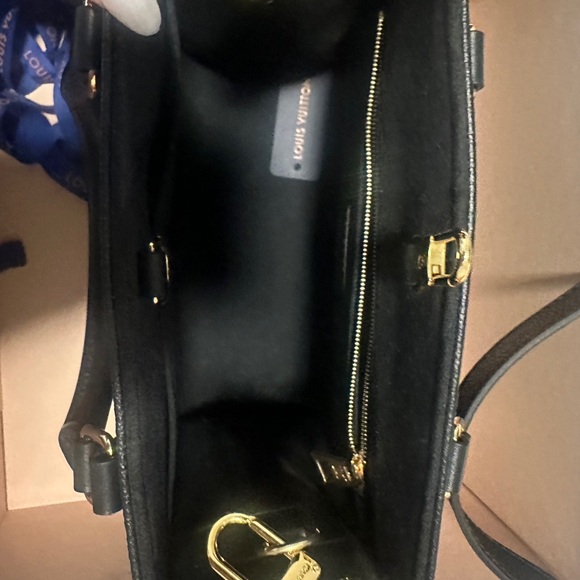 Louis Vuitton black leather on the go pm - Picture 3 of 14